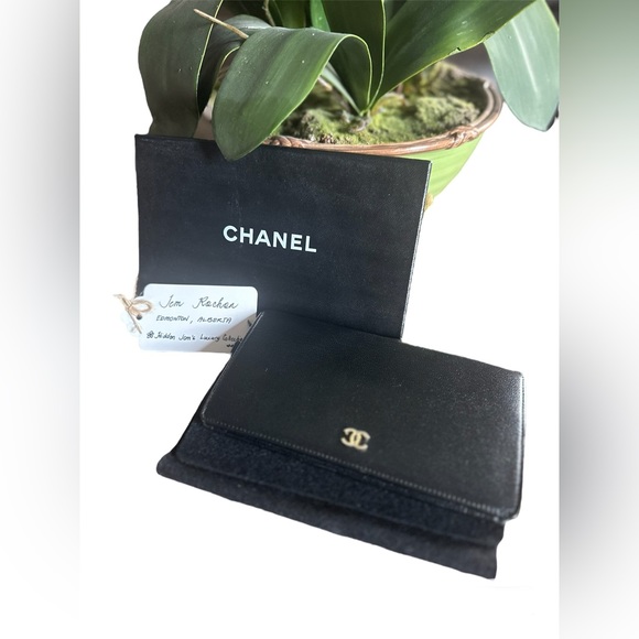 🎀Chanel wallet🎀 HOLOGRAM intact comes w/ card - Picture 2 of 16